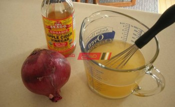 عصير البصل للتخلص من النمش والبقع الداكنة