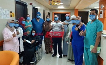 احتفال مستشفى إسنا بخروج 28 شخص مُصاب بكورونا في يوم واحد