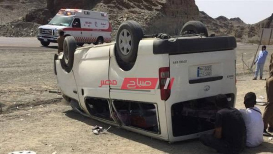 انقلاب سيارة ميكروباص وإصابة 8 أشخاص بطريق الإسكندرية الصحراوي