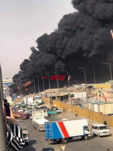 بالصور حريق هائل بسبب كسر في خط مواد بترولية على طريق مصر إسماعيلية الصحراوي والدفع بـ 14 سيارة إطفاء