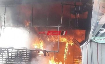 بالصورة نشوب حريق هائل في مخبز مخبوزات بدمياط