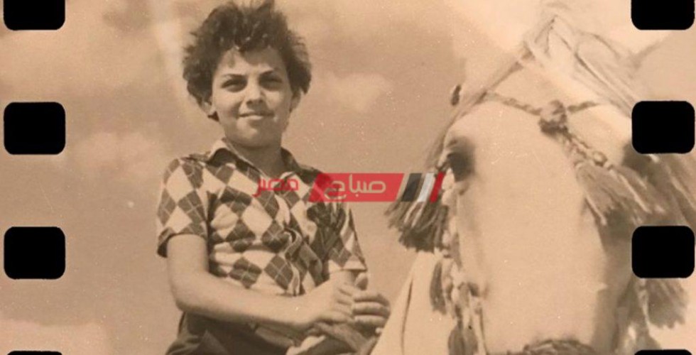طارق العريان يسترجع ذكريات الطفولة علي السوشيال ميديا
