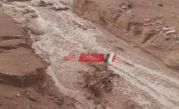 هطول أمطار غزيرة وإغلاق طريق الشيخ فضل – رأس غارب