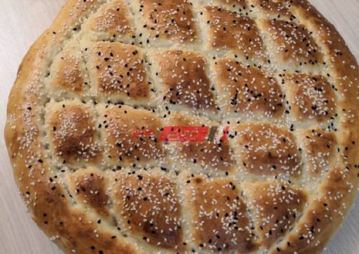 تعرفي على اسهل واسرع طريقة لعمل خبز البيدا التركي في منزلك بدون تكاليف