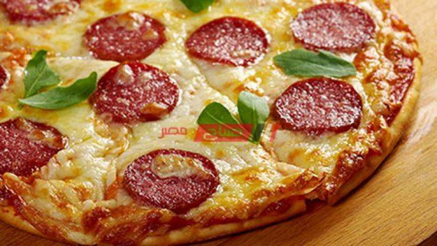 تعرفي على أسهل طريقة لعمل البيتزا البيبروني ستافت كراست في منزلك