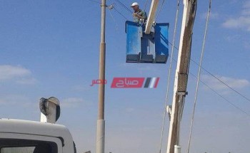 إستكمال أعمال الإنارة وتركيب 10 كشاف ليد جديدة بطرق قرى محافظة المنوفية