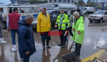 بسبب الأمطار الغزيرة الصرف الصحي يكثف من أعمال شفط المياه بأحياء الإسكندرية