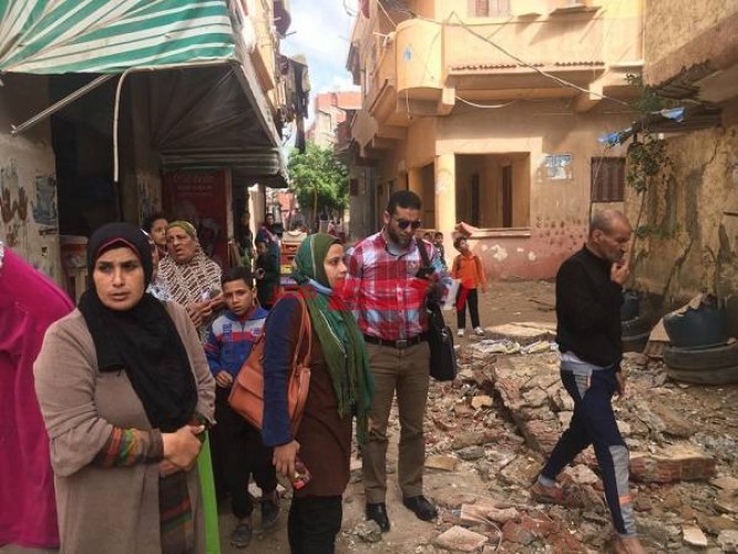 بالصور انهيار أجزاء من عقار بحي المنتزه في الإسكندرية