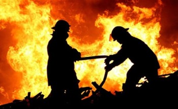 إصابة 12 عامل إثر نشوب حريق بمصنع كيماويات فى الشرقية