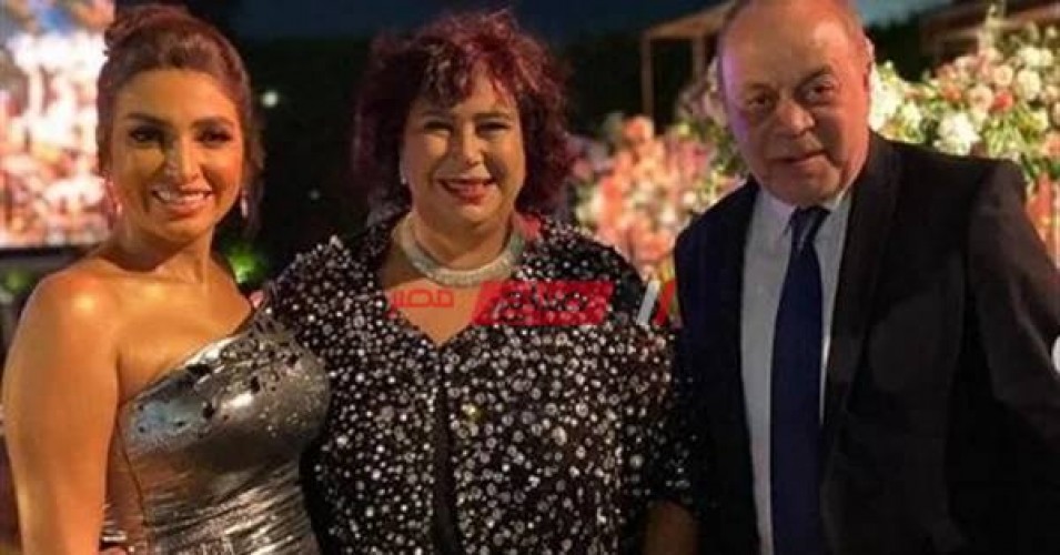 روجينا تهنئ إيناس عبد الدايم بحفل زفاف نجلها