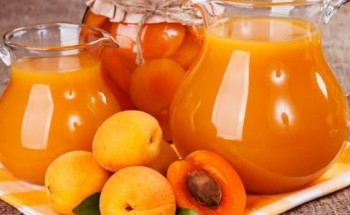 أسهل طريقة لعمل عصير الخوخ بالمشمش والبرتقال بأقل المكونات
