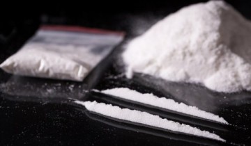 ضبط 4 أشخاص يحملون جنسيات أجنبية تخصصوا فى جلب والإتجار بمخدر الكوكايين