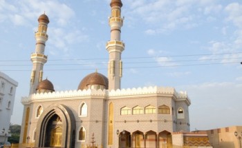 سلطنة عمان تعيد فتح المساجد