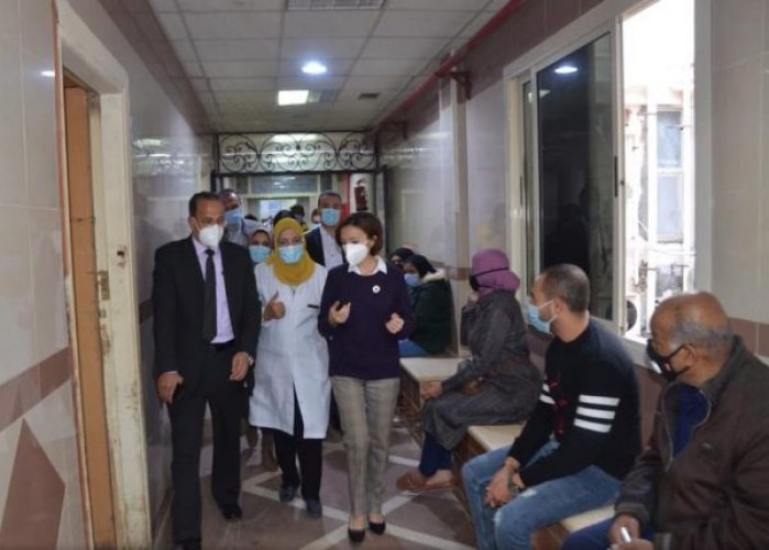 نائب محافظ الإسكندرية تتفقد مستشفى رأس التين لمتابعة إجراءات كورونا الاحترازية