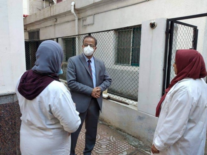 وكيل صحة الإسكندرية يتفقد المستشفيات التي تضررت من نوة المكنسة