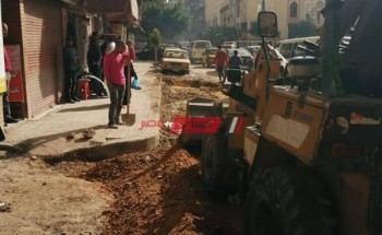 إصلاح كسر في ماسورة مياه بحي غرب في الإسكندرية