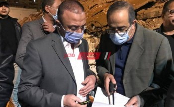 بالصور محافظ الإسكندرية يتابع استخراج 9 أشخاص مفقودين أسفل عقار محرم بك المنهار