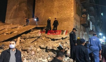 بالفيديو انهيار عقار في محرم بك والبحث عن 9 مفقودين أسفل الأنقاض بالإسكندرية – صور