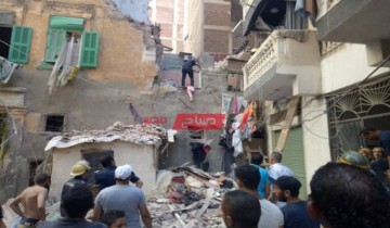 انهيار عقار مأهول بالسكان والبحث عن مفقودين أسفل الأنقاض في الإسكندرية