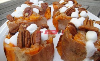 طريقة عمل حلوى البطاطا المشوية بالقشطة والعسل واللوز المجروش فى خطوتين على طريقة الشيف محمد حامد