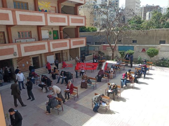 تسليم شريحة التابلت لطلاب الصف الأول الثانوي بمحافظة الإسكندرية