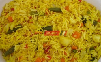 طريقة عمل الأرز الأصفر بالكارى والفلفل الألوان فى نصف ساعة على طريقة الشيف فاطمة ابو حاتى
