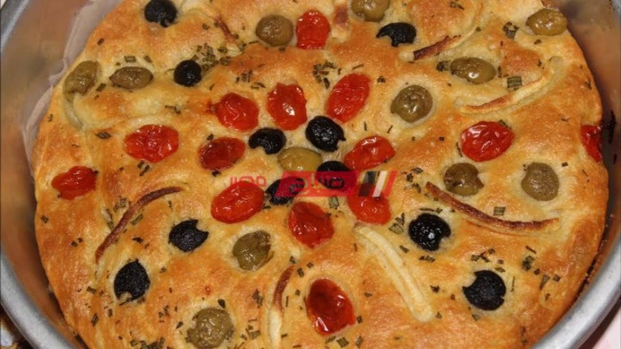طريقة عمل خبز الفوكاشيا الإيطالى بخطوات بسيطة وطعم مميز على طريقة الشيف فاطمة ابو حاتى