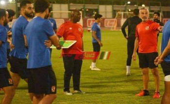 محاضرة خاصة من موسيماني مع لاعبي الأهلي