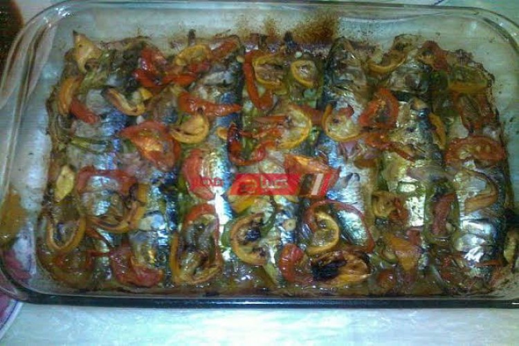طريقة عمل صينية السردين بالبطاطس والطماطم وهريسة الشطة علي الطريقة المغربية للشيف نادية سرحان