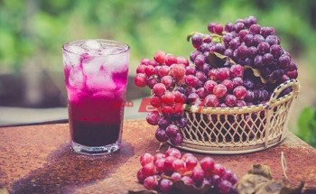 طريقة عمل عصير العنب الأسود بالليمون والسكر علي طريقة الشيف منال العالم