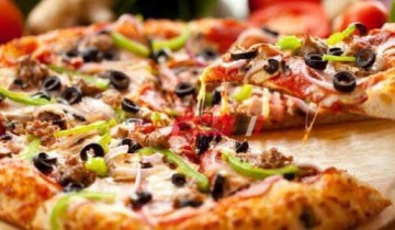 طريقة عمل البيتزا العجيبة بدون تخمير ولا فرن