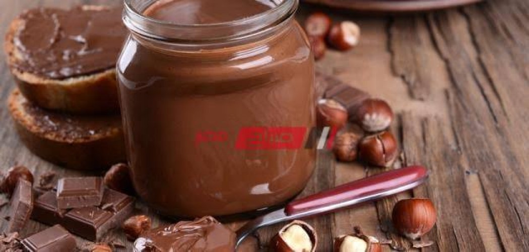 طريقة عمل الشوكولاتة النوتيلا بالبندق في المنزل بطريقة سهلة وبسيطة ومضمونة
