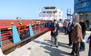 هيئة ميناء دمياط تعلن وصول 58 ألف طن أخشاب ومواد غذائية