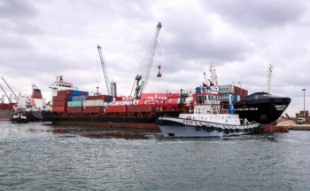 بالصور كواليس تعطل سفينة حاويات على بعد 8 ميل بحرى من ميناء دمياط