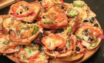 طريقة عمل بيتزا التوست لسحور شهي ولذيذ في شهر رمضان الكريم 2021
