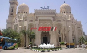 تطهير وتعقيم مسجد المرسى أبو العباس استعدادا لصلاة التراويح في رمضان بالإسكندرية