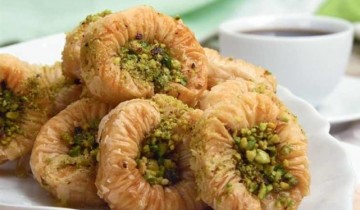 طريقة عمل حلوى اساور الست بالشيكولاتة من قائمة حلويات رمضان 2021 على طريقة الشيف فاطمة ابو حاتى