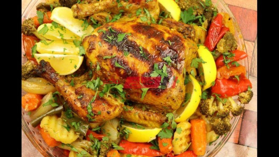 طريقة عمل دجاج بالخضار والبهارات في الفرن لفطور شهي ولذيذ في رمضان 2021