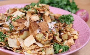 طريقة عمل فتة الباذنجان والبطاطس بطريقة سهلة وبسيطة كمقبلات لذيذة في شهر رمضان ٢٠٢١