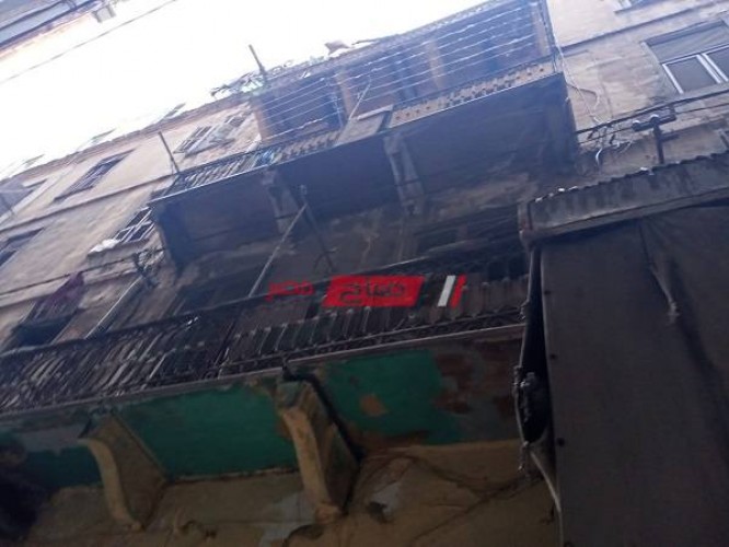 انهيار أجزاء من عقار في حي الجمرك بمحافظة الإسكندرية في نوة الكرم