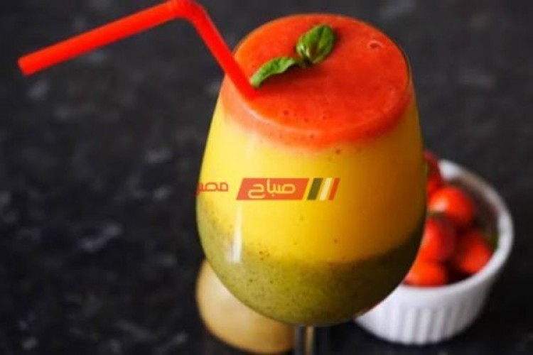 طريقة عمل عصير كوكتيل فواكة الفراولة والموز والأناناس أفضل العصائر الرمضانية في رمضان 2021 علي طريقة الشيف أميرة شنب