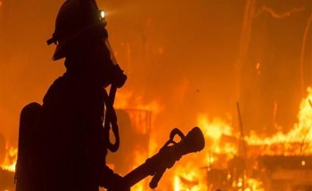 الحماية المدنية تسيطر على حريق مخزن في دمياط دون إصابات