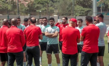 موسيماني يحاضر لاعبي الأهلي للمرة الأخيرة قبل موقعة الترجي