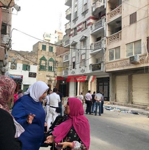 إخلاء عقار مائل مأهول بالسكان بحي الجمرك في الإسكندرية