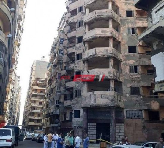 انهيار أجزاء من شرفة عقار وإصابة مواطن في الإسكندرية