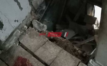 تفاصيل إصابة مواطن في انهيار سقف عقار بحي الجمرك في الإسكندرية