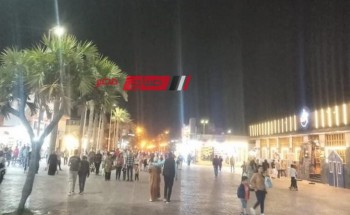 توافد مستمر على شارع النيل برأس البر خلال الاحتفال بشم النسيم