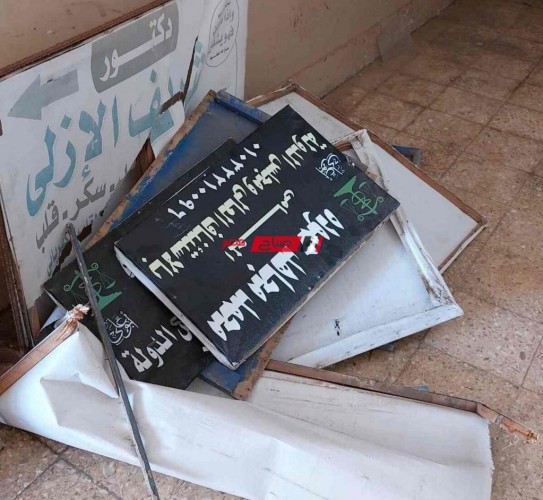 حملة مكبرة لإزالة الاعلانات الغير مرخصة في مدينة كفر البطيخ بدمياط