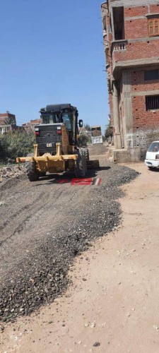 محلية دمياط تعلن بدء أعمال رصف وتطوير طريق المقابر في البصارطة