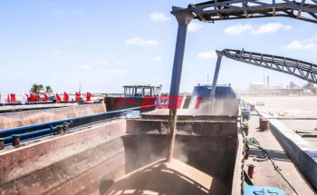 ارتفاع رصيد صومعة الحبوب والغلال للقطاع العام في ميناء دمياط الى 179 الف طن قمح